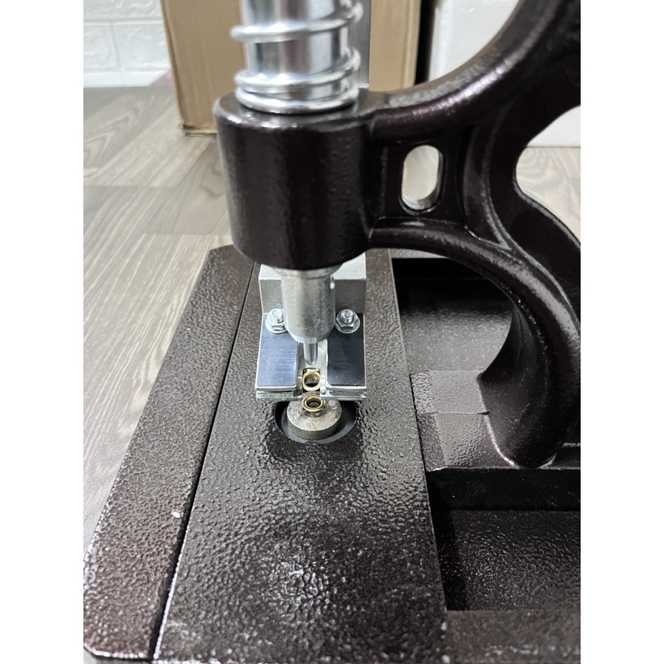 Máy dập khoen bạt bán tự động Size 5mm Tốc độ đóng nhanh Không cần dùng long đền - Ảnh 4